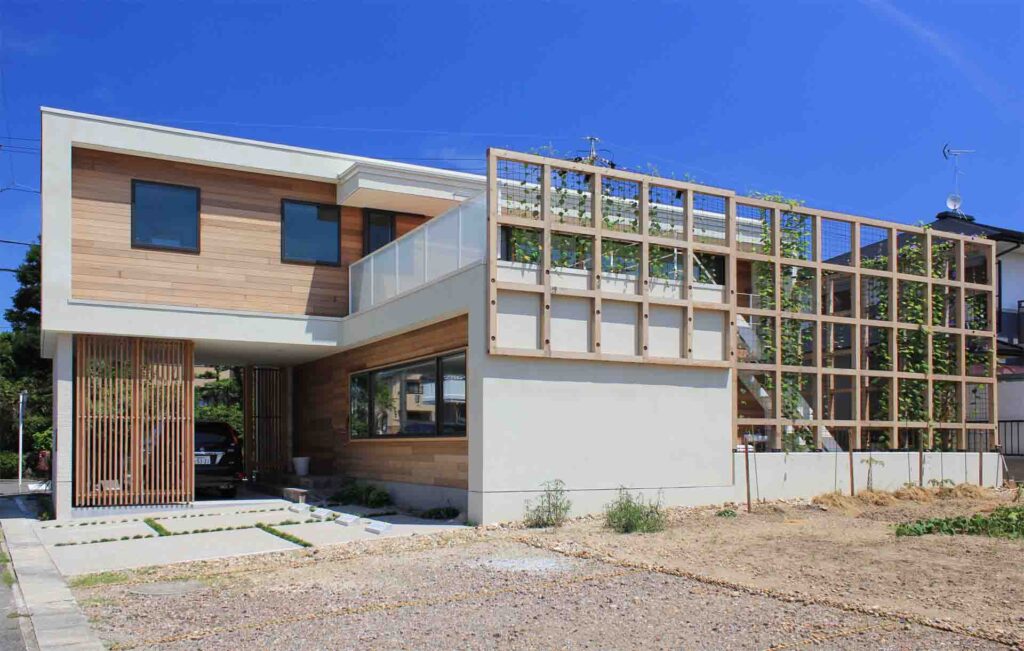 デザイナーハウス、外観、インナーガレージ、木造、板張り、モダン,
春日井市、設計事務所
