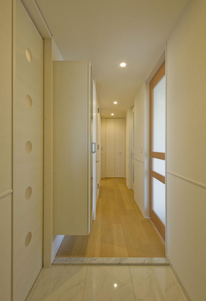 デザイナーズマンション、玄関、廊下、大判タイル、シューズクローク、RC造、鉄筋コンクリート造、モダン、ペット可能

